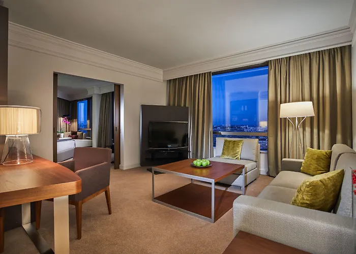 Hyatt Regency Szálloda 5*